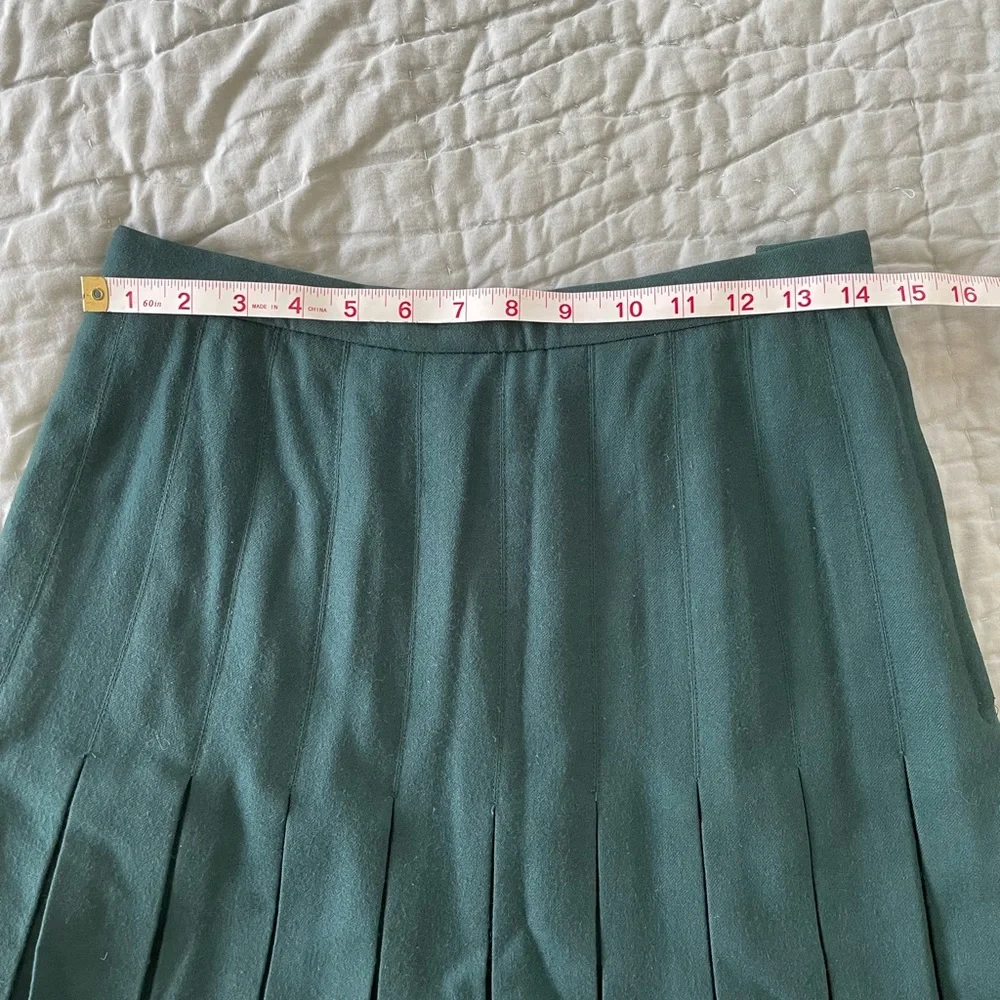 Vintage Burberry pleated wool skirt - Picture 8 of 8